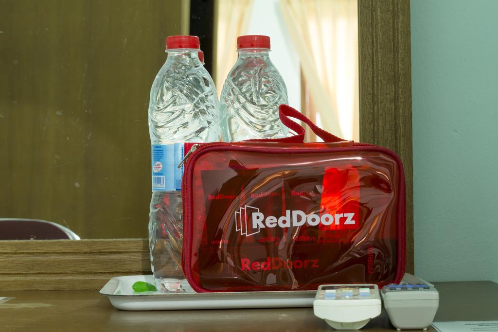 雅加达 Reddoorz @ Pulomas酒店 外观 照片